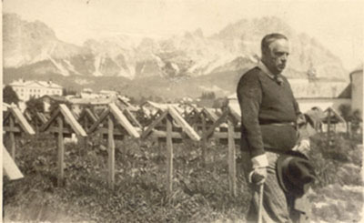 E. d'Ors visita el cementerio de guerra "General Cantore"