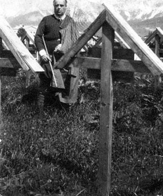 E. d'Ors visita el cementerio de guerra "General Cantore"